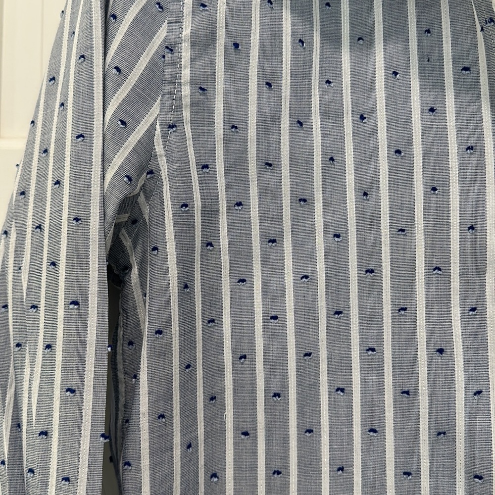 Gap Button-Down - Picture 2 of 6